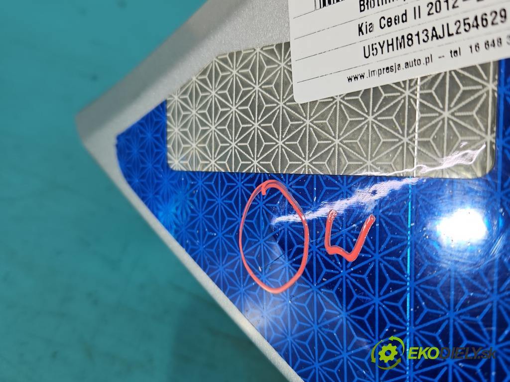 Kia Ceed II 2012-2018 1.6 GDI 135 hp manual 99 kW 1591 cm3 5- blatnik přední levý (Predné ľavé)