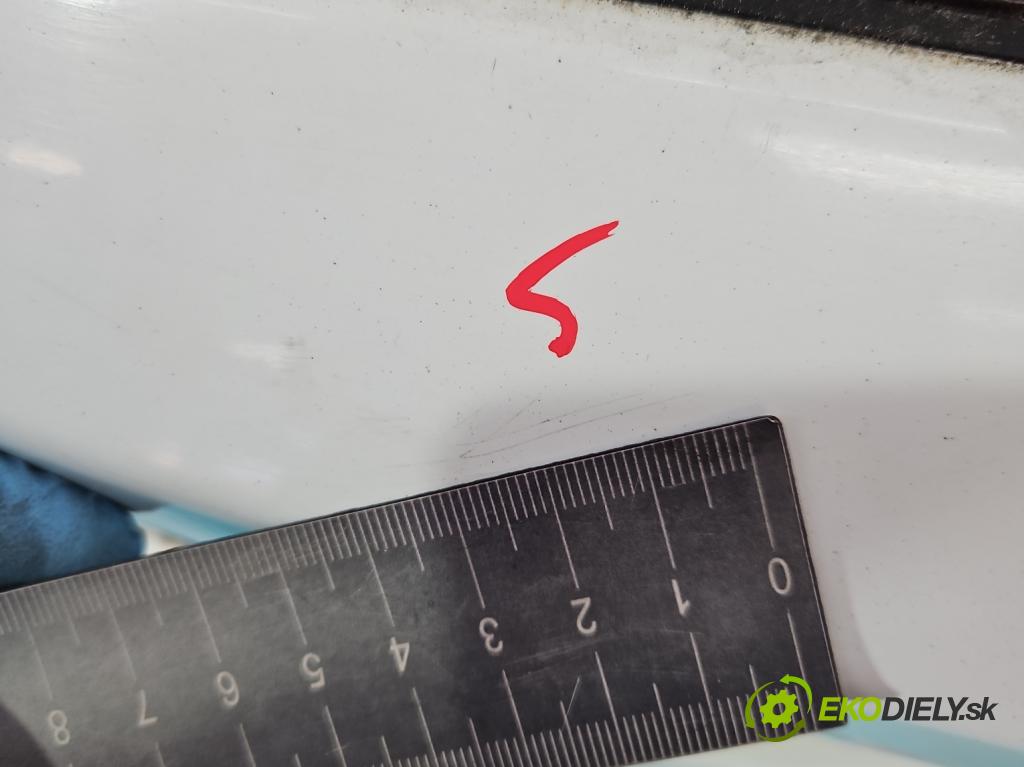 Toyota Auris II 2012-2018 1.4 D4D 90 hp manual 66 kW 1364 cm3 5- zadní kufrové dveře  (Zadní kapoty)