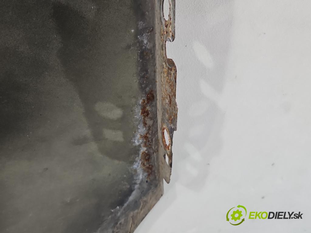 Peugeot 407 2.0 hdi 136hp manual 100 kW 1997 cm3 5- blatnik přední levý  (Predné ľavé)