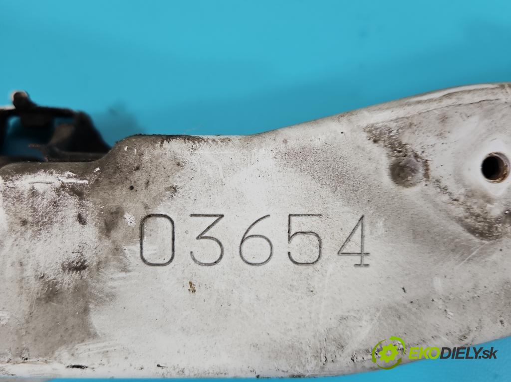 Toyota Auris II 2012-2018 1.4 D4D 90 hp manual 66 kW 1364 cm3 5- stěna přední  (Výztuhy přední)