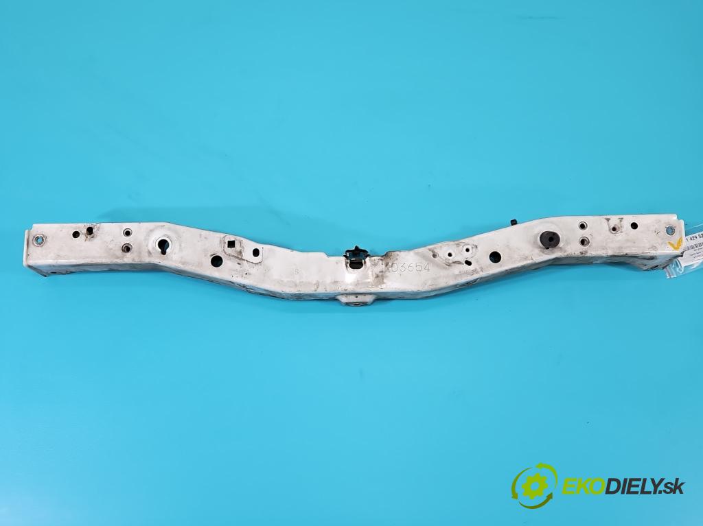 Toyota Auris II 2012-2018 1.4 D4D 90 hp manual 66 kW 1364 cm3 5- stěna přední  (Výztuhy přední)