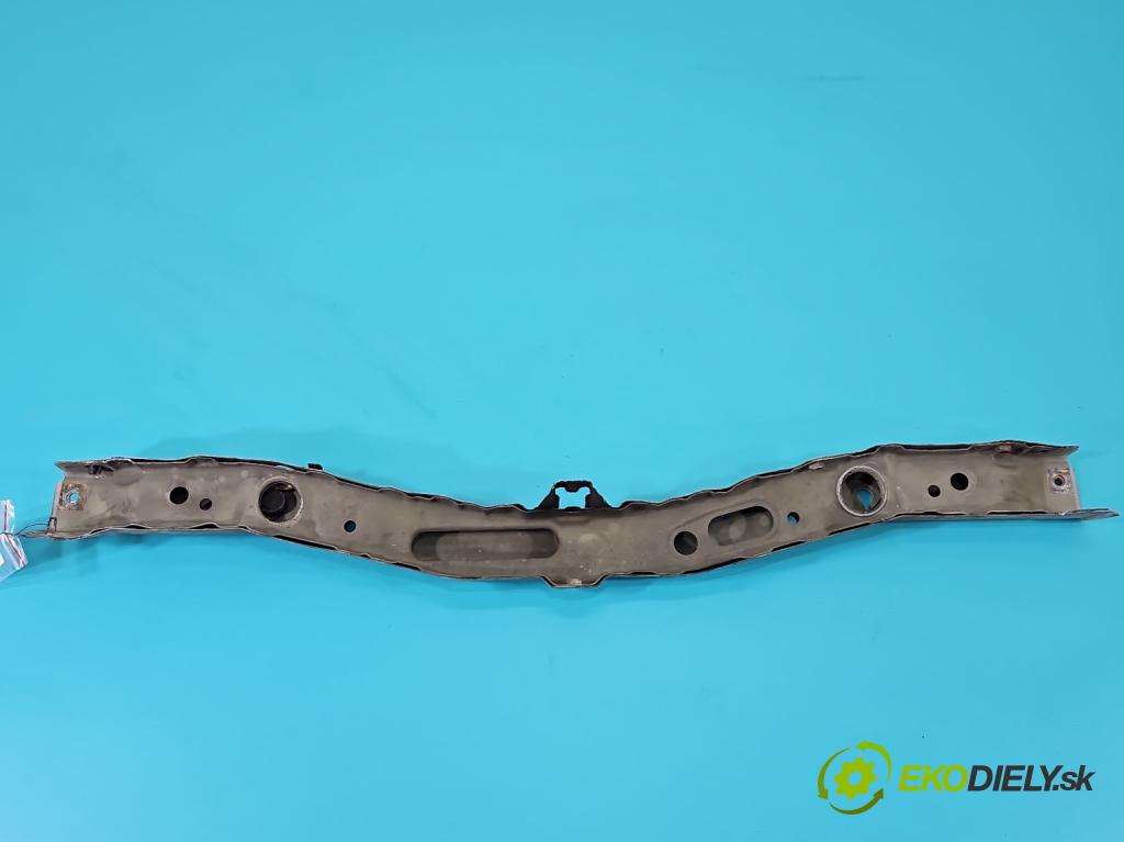 Toyota Auris II 2012-2018 1.4 D4D 90 hp manual 66 kW 1364 cm3 5- stěna přední  (Výztuhy přední)