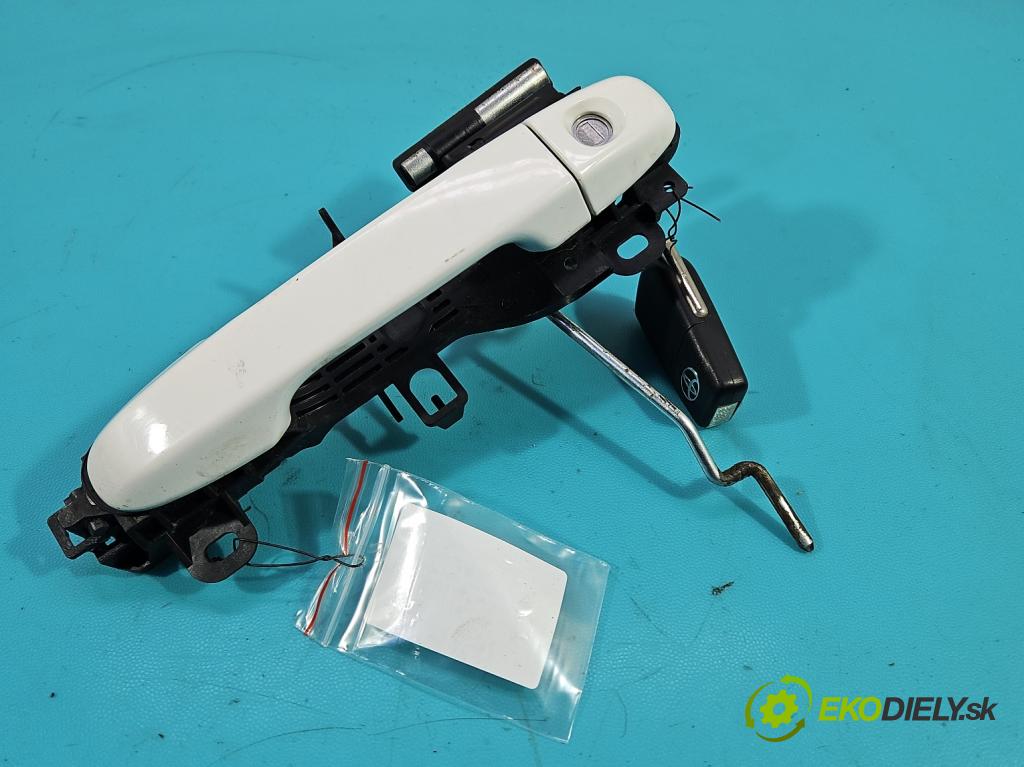 Toyota Auris II 2012-2018 1.4 D4D 90 HP manual 66 kW 1364 cm3 5- rukoväť predné ľavé mimo:  (Vonkajšie predné ľavé)