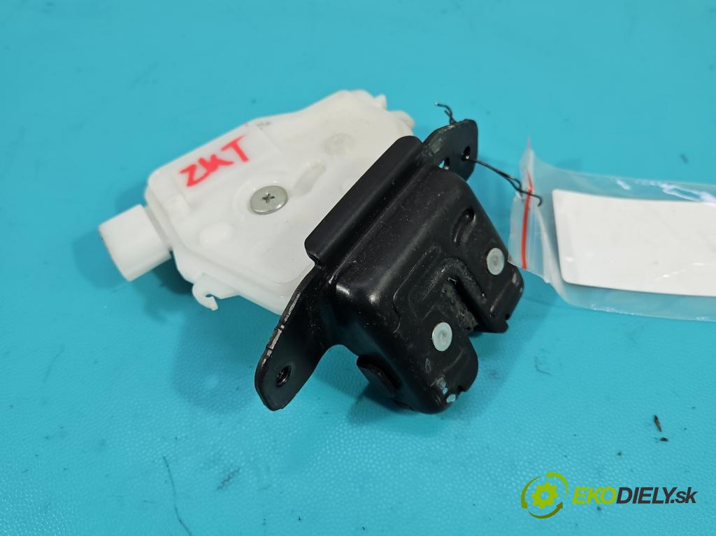 Toyota Auris II 2012-2018 1.4 D4D 90 HP manual 66 kW 1364 cm3 5- zámok kufrové dvere zadné 