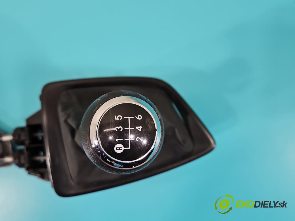 Toyota Auris II 2012-2018 1.4 D4D 90 HP manual 66 kW 1364 cm3 5- Páka: Změny: stupeň,rýchlosť  (Rýchlostná páka (kulisa))