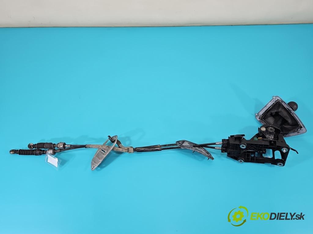 Toyota Auris II 2012-2018 1.4 D4D 90 HP manual 66 kW 1364 cm3 5- Páka: Změny: stupeň,rýchlosť  (Rýchlostná páka (kulisa))