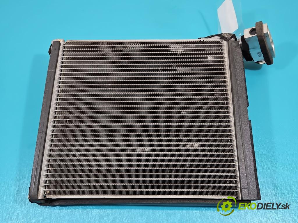 Toyota Auris II 2012-2018 1.4 D4D 90 HP manual 66 kW 1364 cm3 5- radiator  (Radiátor kúrenia)