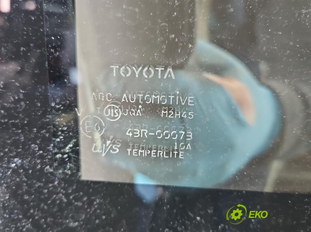 Toyota Land Cruiser J200 2007- 4.5 V8 D4D 286 HP automatic 210 kW 4461 cm3 5- Střešní okno:  (Sklo karosérie)