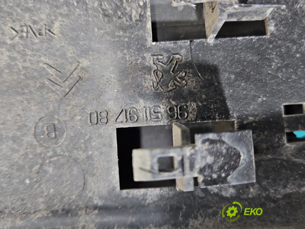 Peugeot 407 2.0 hdi 136hp manual 100 kW 1997 cm3 5- stěna přední 9651191780 (Výztuhy přední)