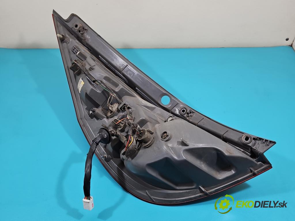 Hyundai I30 I 2007-2012 1.4 16V 109 HP manual 80.2 kW 1396 cm3 5- svetlo / reflektor zadné pravé  (Kľučka dverí ostatné)