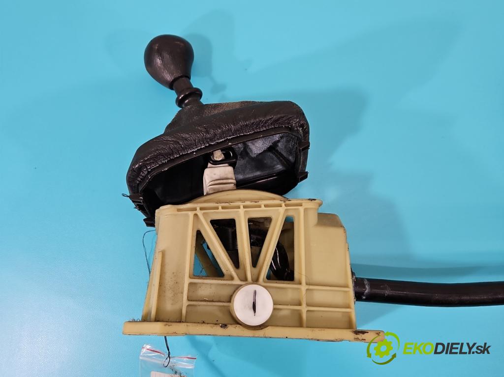 Daewoo Lanos 1.5 16V 100 HP manual 73,2 kW 1498 cm3 5- Páka: Změny: stupeň,rýchlosť  (Rýchlostná páka (kulisa))