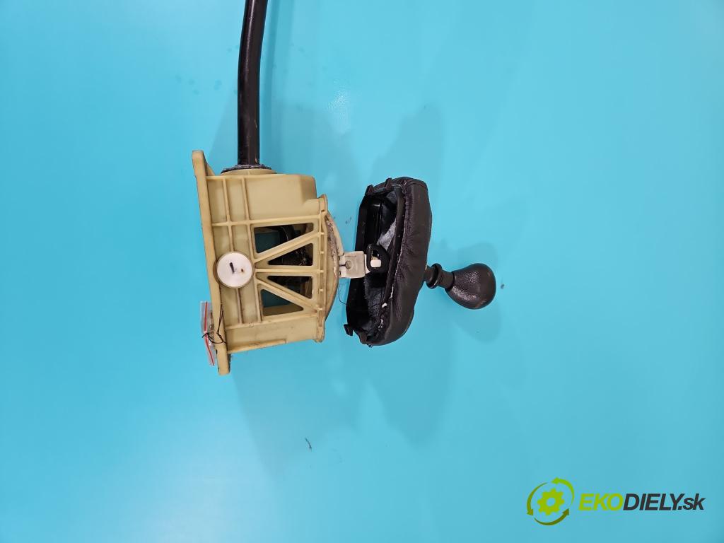 Daewoo Lanos 1.5 16V 100 HP manual 73,2 kW 1498 cm3 5- Páka: Změny: stupeň,rýchlosť  (Rýchlostná páka (kulisa))