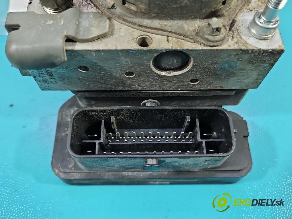 Toyota Auris II 2012-2018 1.4 D4D 90 HP manual 66 kW 1364 cm3 5- čerpadlo abs 2265106455 (Pumpa ABS)