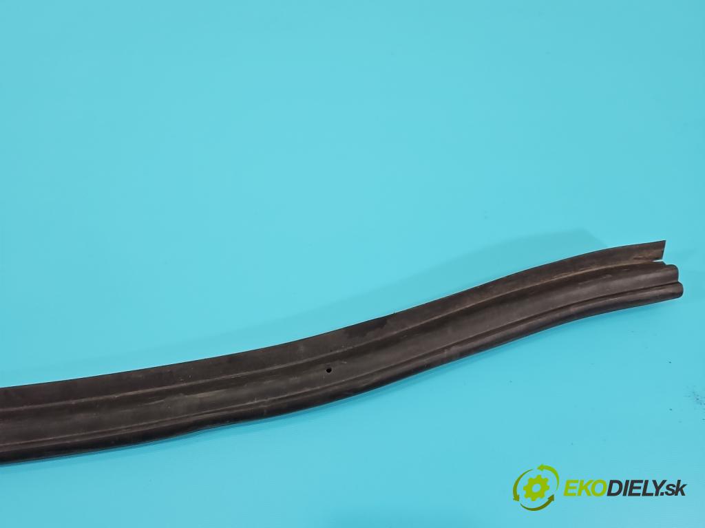 Renault Scenic III 2009-2016 1.6 dci 131 HP manual 96 kW 1598 cm3 5- torpédo  (Torpédo (plast pod čelným sklom))