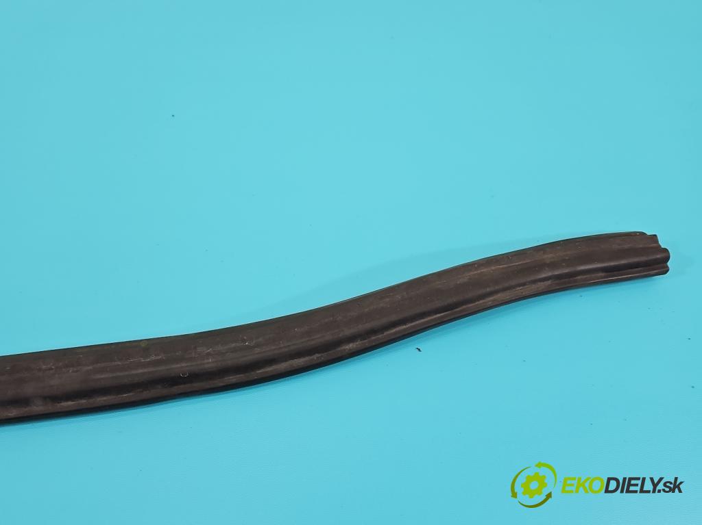 Renault Scenic III 2009-2016 1.6 dci 131 HP manual 96 kW 1598 cm3 5- torpédo  (Torpédo (plast pod čelným sklom))