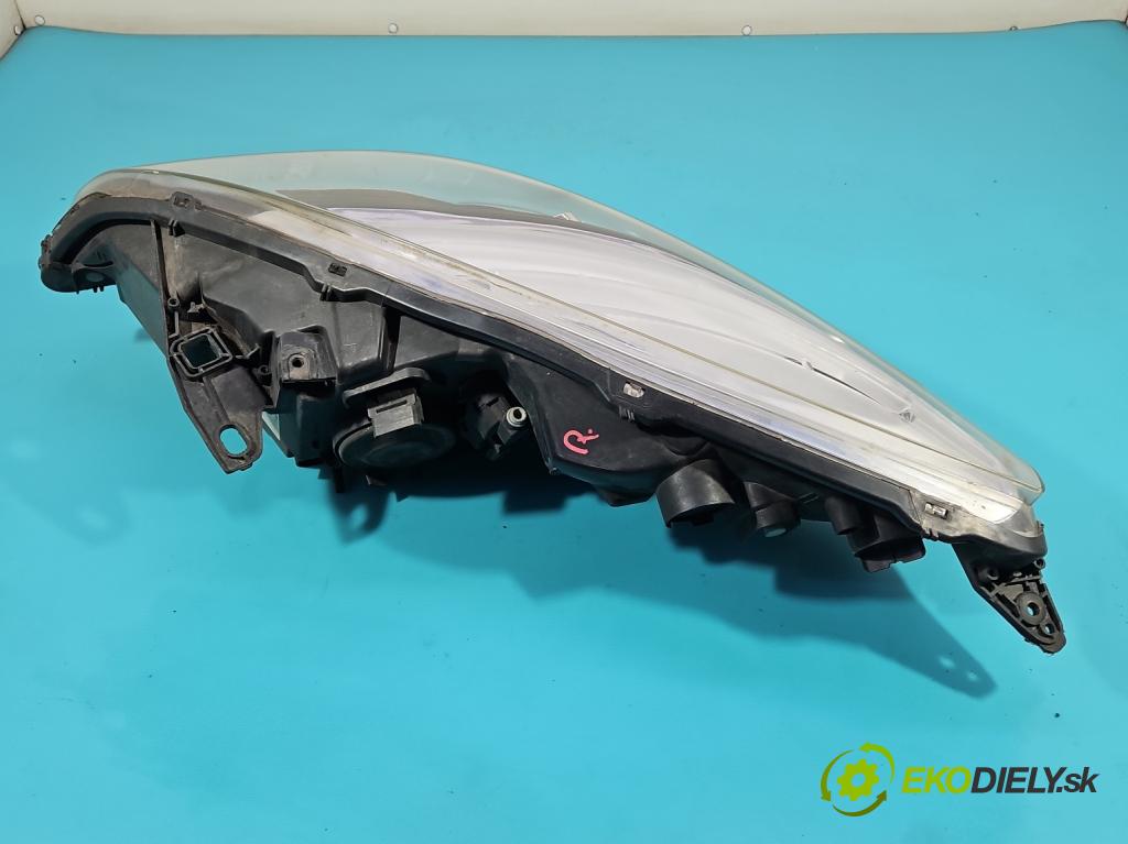 Renault Scenic III 2009-2016 1.6 dci 131 HP manual 96 kW 1598 cm3 5- Reflektor: pravý  (Svetlo predné pravé)