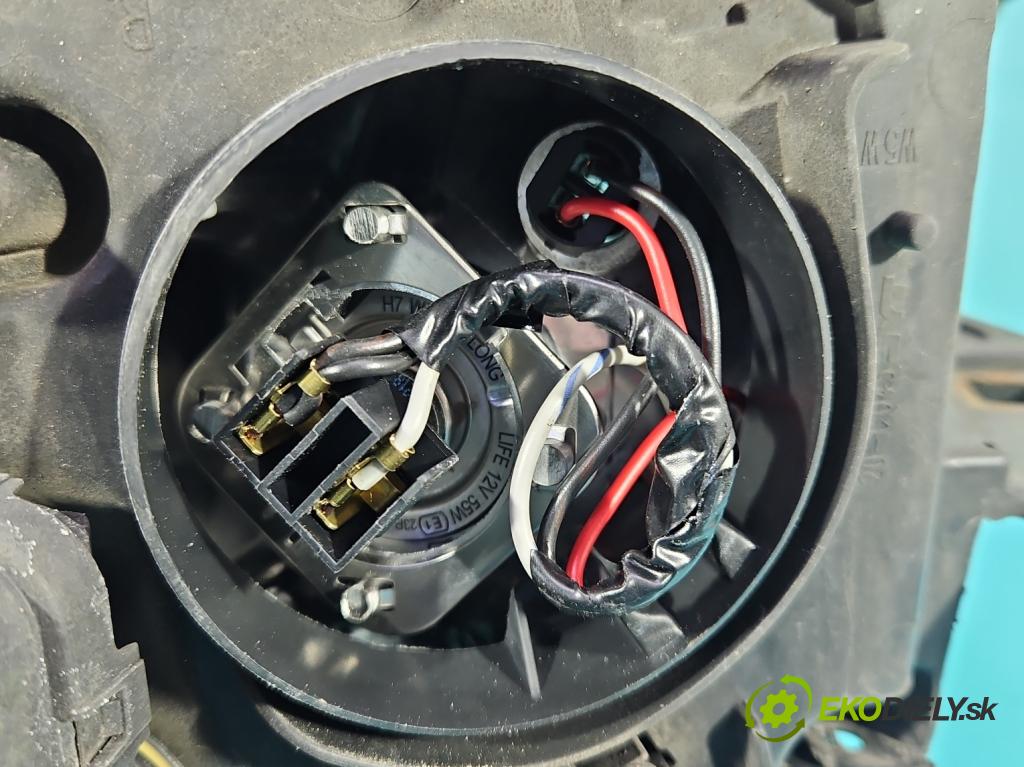 Renault Scenic III 2009-2016 1.6 dci 131 HP manual 96 kW 1598 cm3 5- Reflektor: pravý  (Svetlo predné pravé)