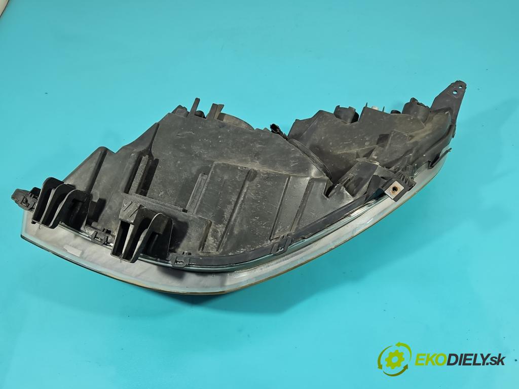 Renault Scenic III 2009-2016 1.6 dci 131 HP manual 96 kW 1598 cm3 5- Reflektor: pravý  (Svetlo predné pravé)