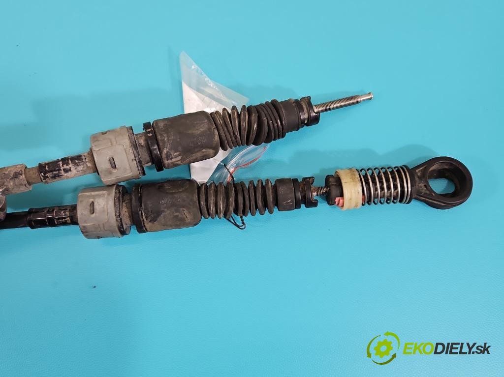 Kia Ceed II 2012-2018 1.6 GDI 135 HP manual 99 kW 1591 cm3 5- Páka: Změny: stupeň,rýchlosť  (Rýchlostná páka (kulisa))