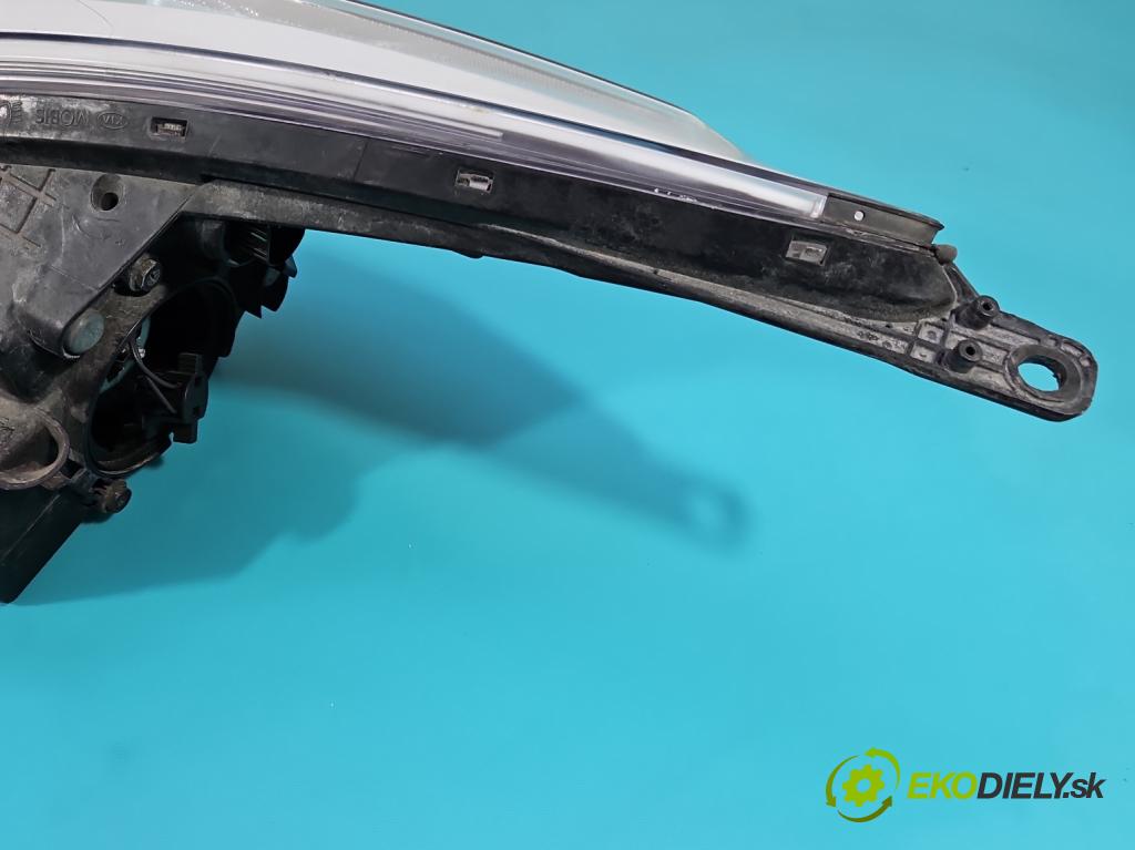 Kia Ceed II 2012-2018 1.6 GDI 135 HP manual 99 kW 1591 cm3 5- Reflektor: pravý 92102-A2010 (Pravé)