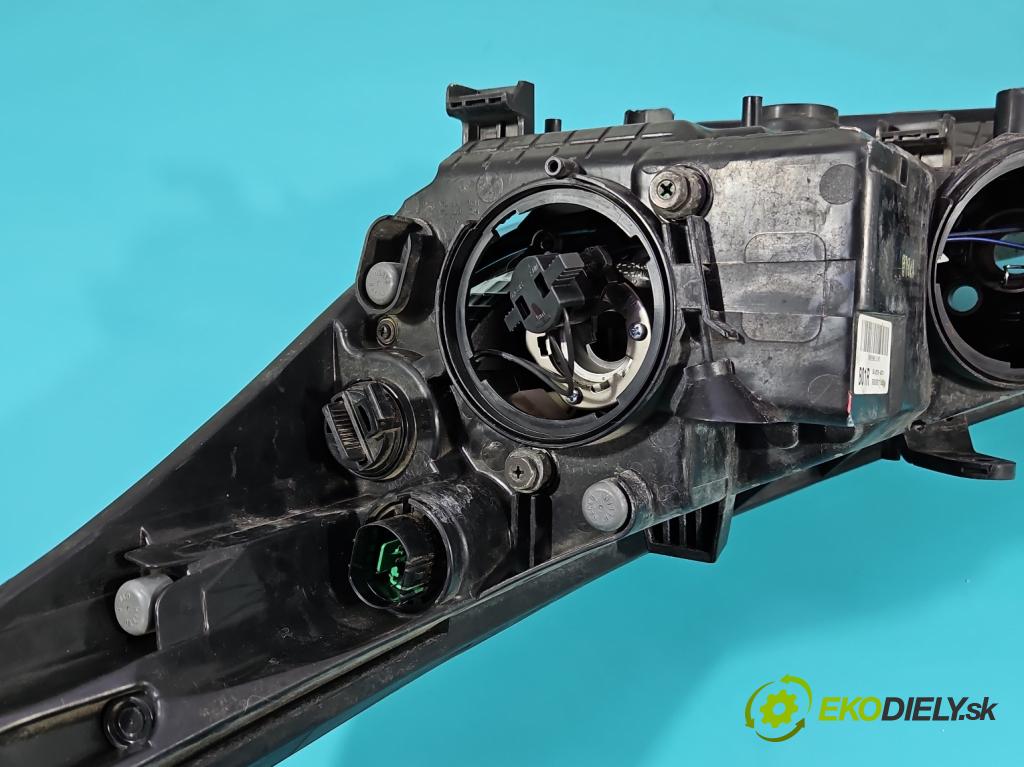 Kia Ceed II 2012-2018 1.6 GDI 135 HP manual 99 kW 1591 cm3 5- Reflektor: pravý 92102-A2010 (Pravé)