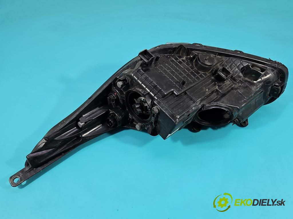 Kia Ceed II 2012-2018 1.6 GDI 135 HP manual 99 kW 1591 cm3 5- Reflektor: pravý 92102-A2010 (Pravé)