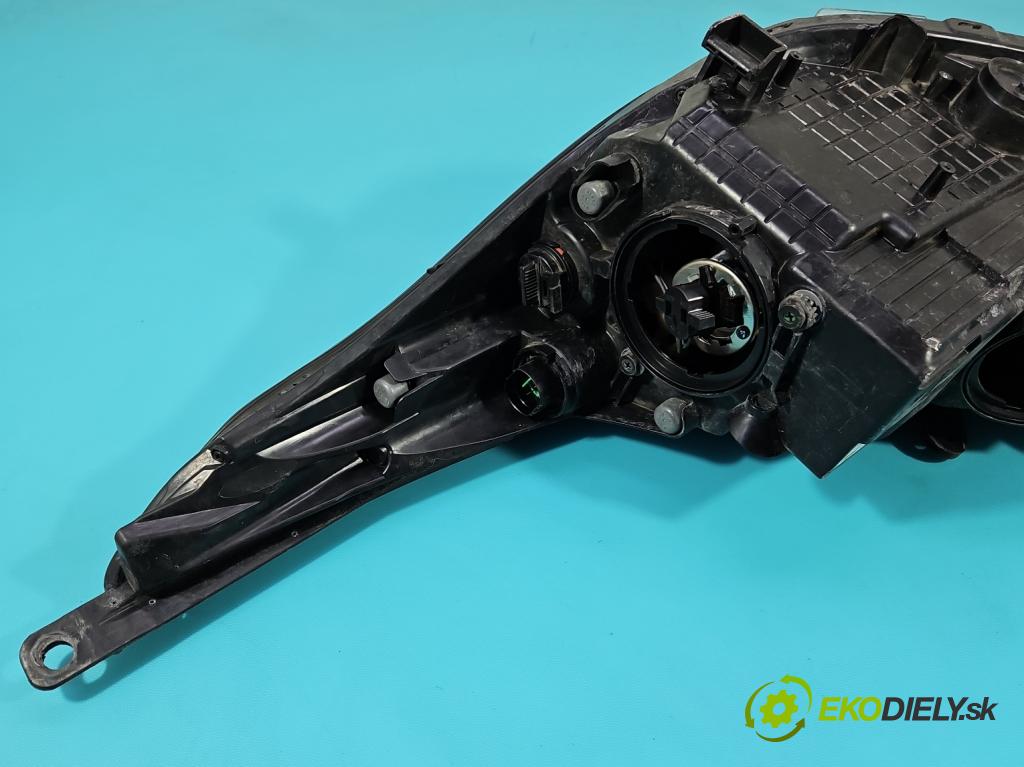 Kia Ceed II 2012-2018 1.6 GDI 135 HP manual 99 kW 1591 cm3 5- Reflektor: pravý 92102-A2010 (Pravé)