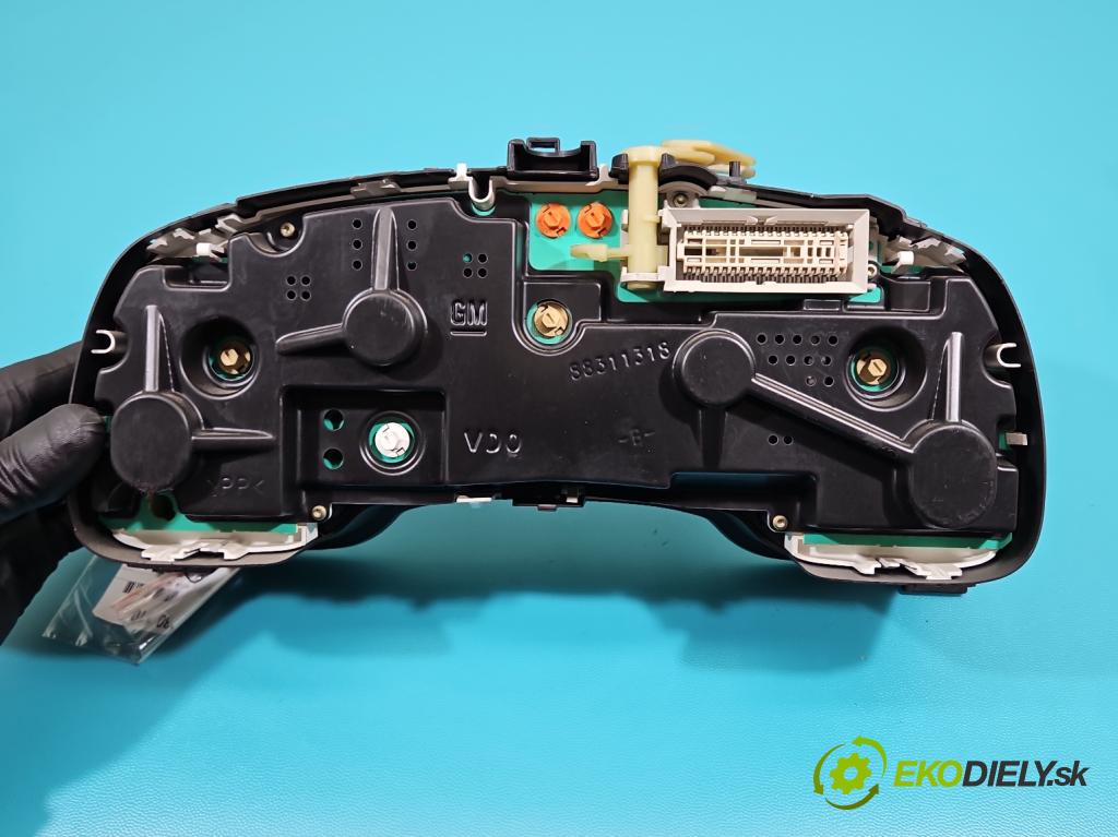 Opel Astra II 1998-2009 1.6 8V 84KM manual 62 kW 1598 cm3 5- prístrojovka/ budíky 24451504ZL (Prístrojové dosky, displeje)