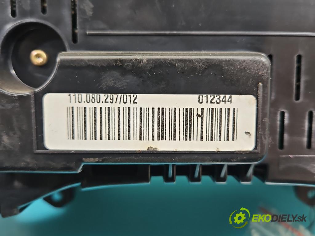 Audi A3 8P 2003-2012 2.0 FSI 150 HP manual 110 kW 1984 cm3 3- prístrojovka/ budíky 8P0920930N (Prístrojové dosky, displeje)