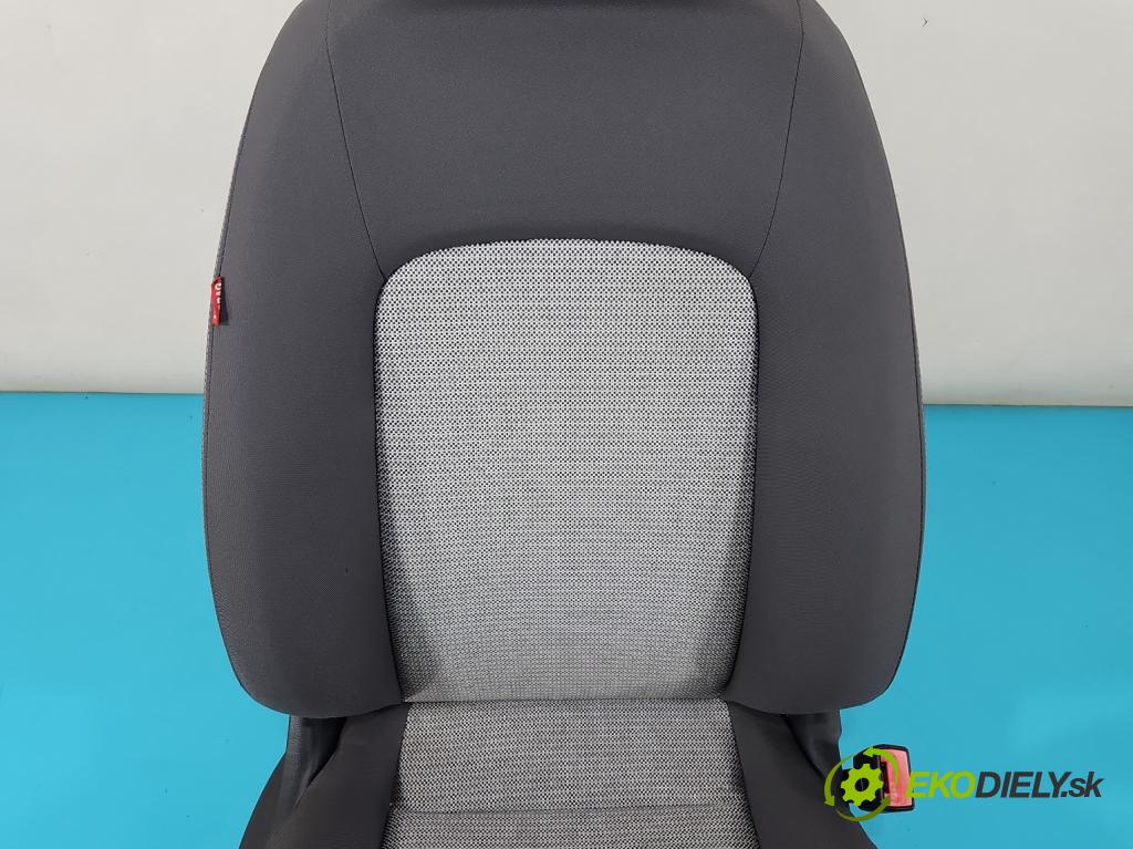 Seat Ibiza IV 6J 2008-2017 1.6 16V 105 HP automatic 77 kW 1598 cm3 5- Sedačka pravý  (Sedačka, sedadlo)
