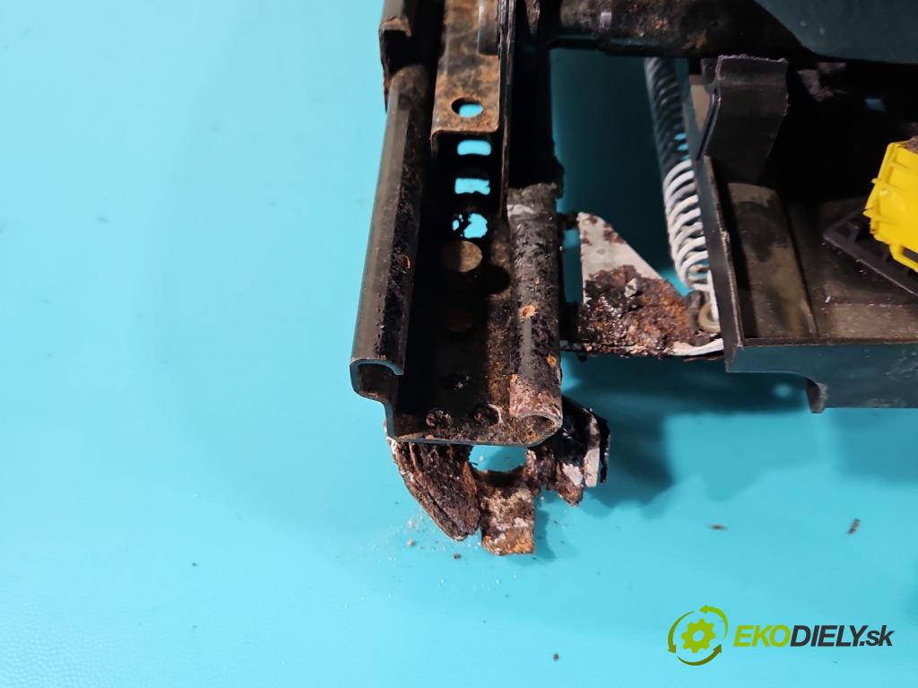 Bmw 5 E60 2003-2010 3.0d 218 HP automatic 160 kW 2993 cm3 5- Sedačka ľavý  (Sedačka, sedadlo)