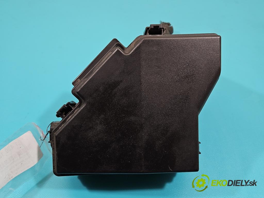 Honda Civic VIII 2006-2011 1.8 16V 140 hp manual 103 kW 1799 cm3 4- skříňka pojistková SNA-J310 (Pojistkové skříňky)