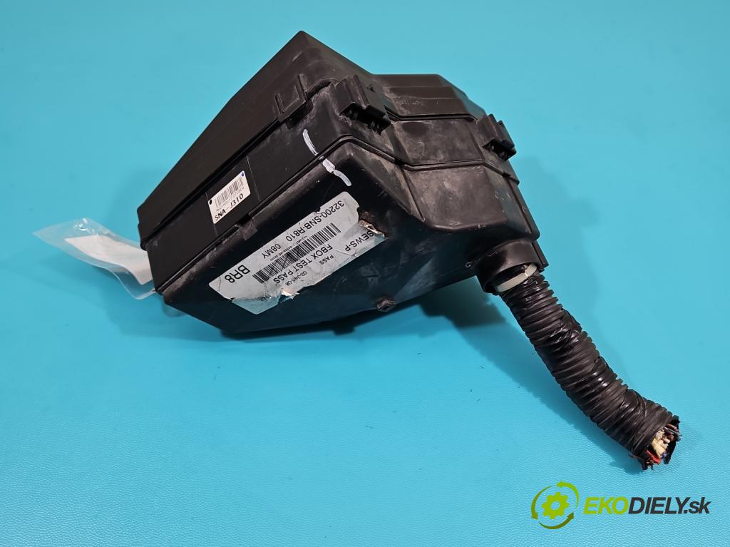 Honda Civic VIII 2006-2011 1.8 16V 140 hp manual 103 kW 1799 cm3 4- skříňka pojistková SNA-J310 (Pojistkové skříňky)