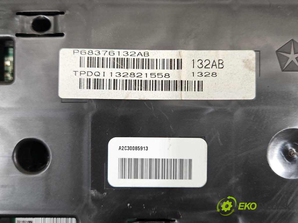Dodge Caravan V 2007-2020 3.6 V6 automatic 211 kW 3605 cm3 5- prístrojovka/ budíky 68376132AB (Prístrojové dosky, displeje)