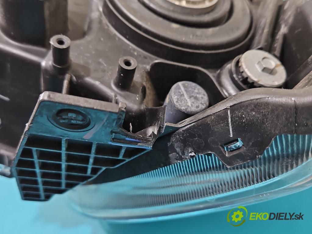 Suzuki Vitara II 2015- 1.6 16V 120 HP automatic 88 kW 1586 cm3 5- Reflektor: pravý 100-18097 (Pravé)