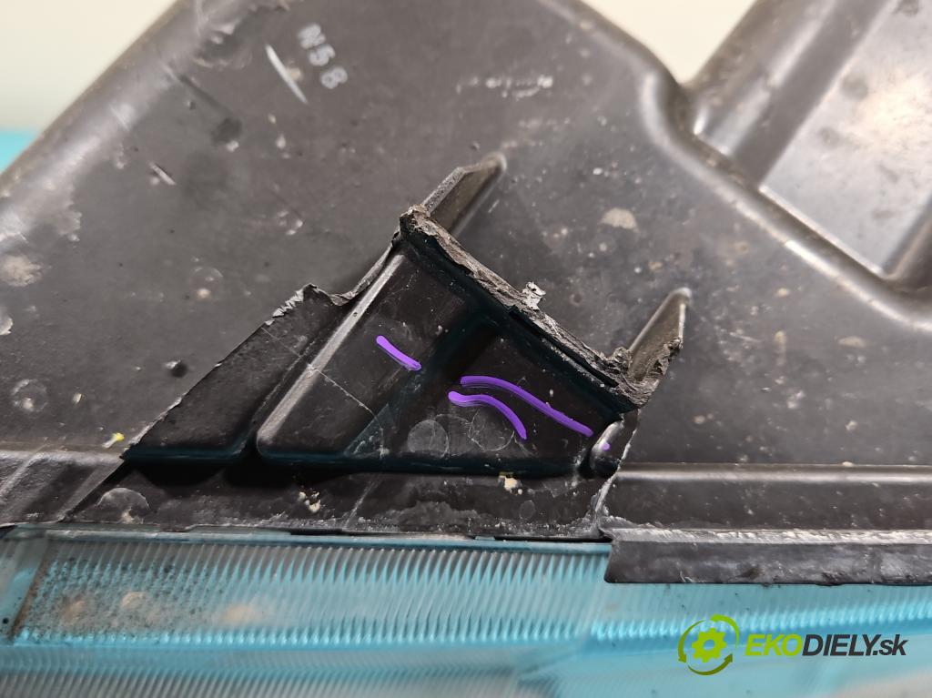 Suzuki Vitara II 2015- 1.6 16V 120 HP automatic 88 kW 1586 cm3 5- Reflektor: pravý 100-18097 (Pravé)