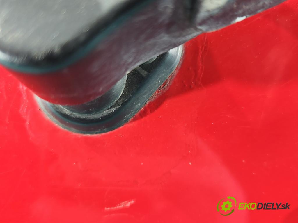 Daewoo Matiz 0.8 51KM manual 37,5 kW 796 cm3 5- zadní kufrové dveře  (Zadní kapoty)