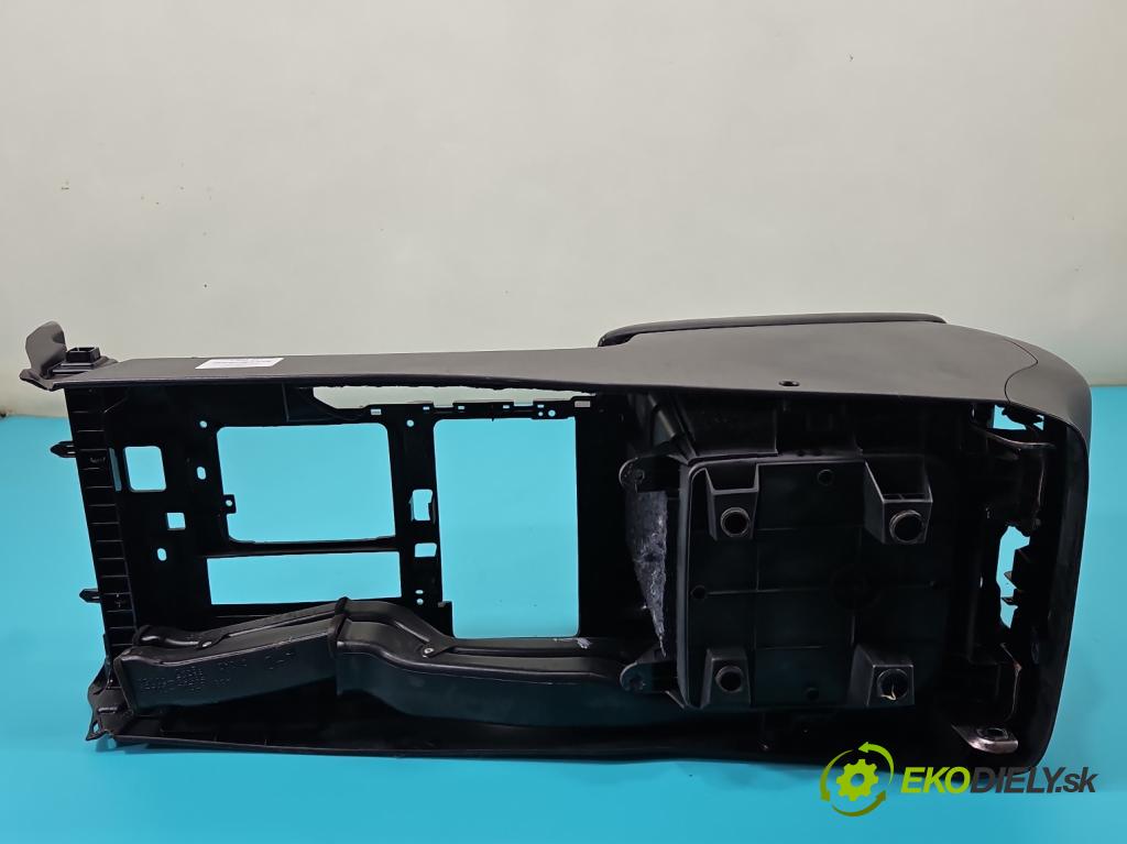 Toyota Land Cruiser J200 2007- 4.5 V8 D4D 286 HP automatic 210 kW 4461 cm3 5- operadlo 658923-0040 (Lakťové opierky)