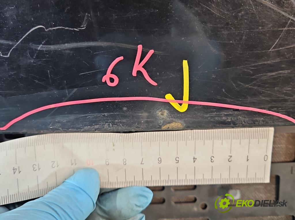 Vw Touran I 2003-2015 2.0 tdi 136hp manual 100 kW 1968 cm3 5- zadní kufrové dveře  (Zadní kapoty)