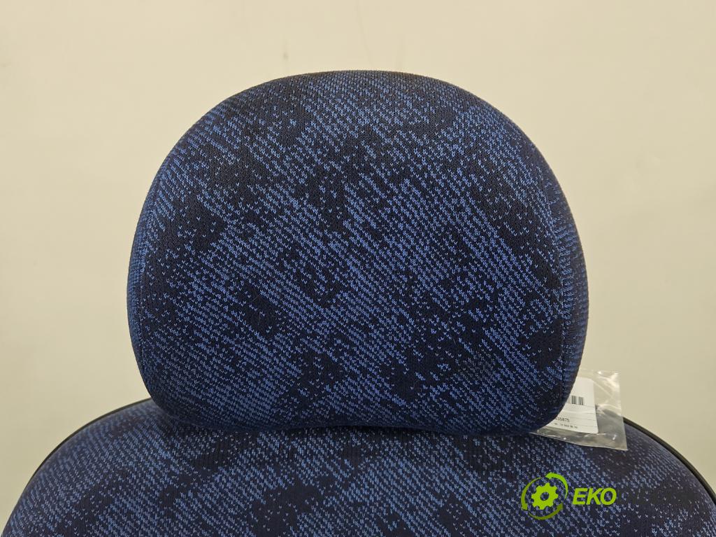 Peugeot 206 1.1 8V 60 HP manual 44 kW 1124 cm3 5- Sedačka ľavý  (Sedačka, sedadlo)