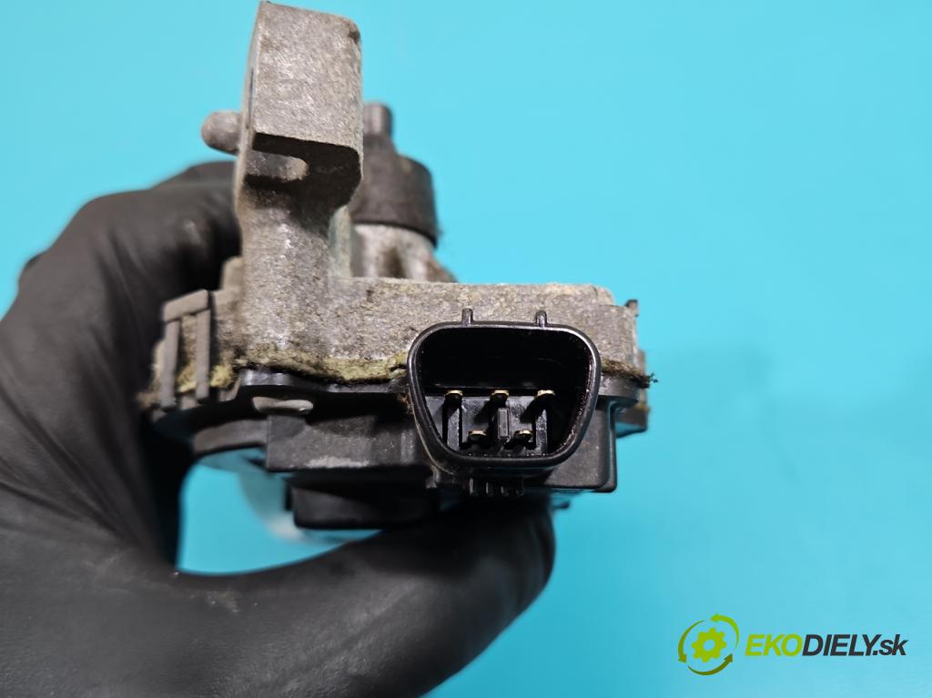 Toyota Land Cruiser J200 2007- 4.5 V8 D4D 286 hp automatic 210 kW 4461 cm3 5- motor stěračů přední 85110-60400