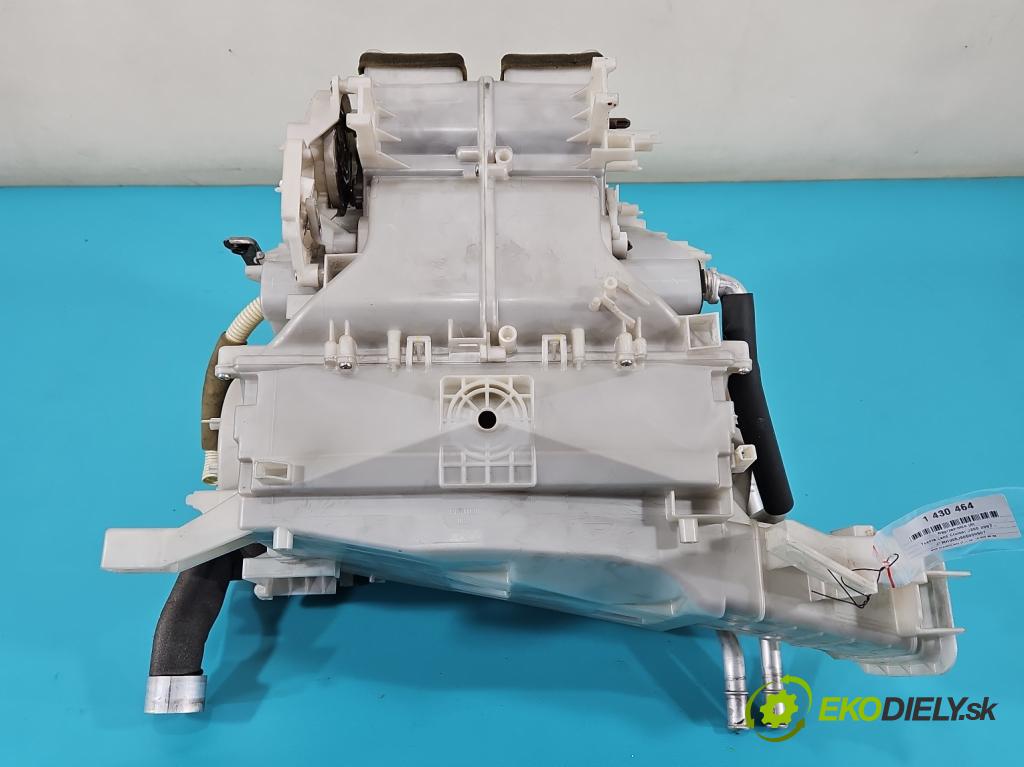 Toyota Land Cruiser J200 2007- 4.5 V8 D4D 286 HP automatic 210 kW 4461 cm3 5- radiator 87050-60500 (Radiátor kúrenia)