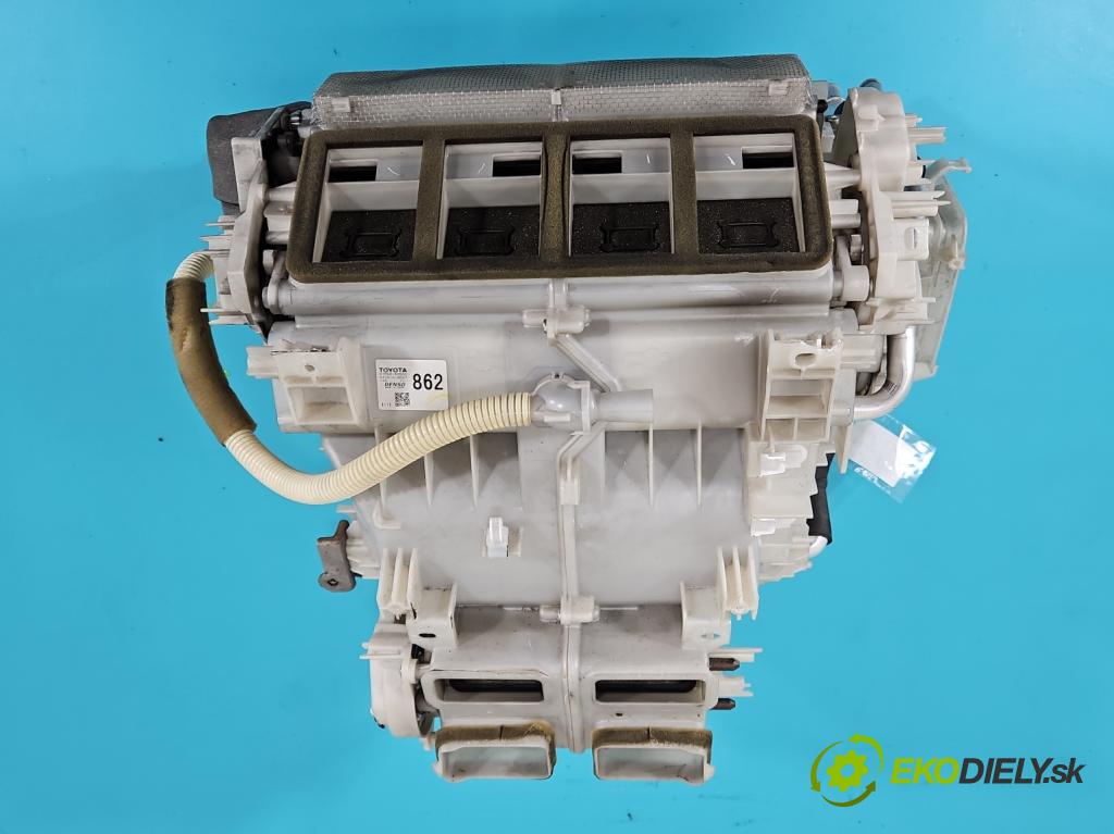 Toyota Land Cruiser J200 2007- 4.5 V8 D4D 286 HP automatic 210 kW 4461 cm3 5- radiator 87050-60500 (Radiátor kúrenia)