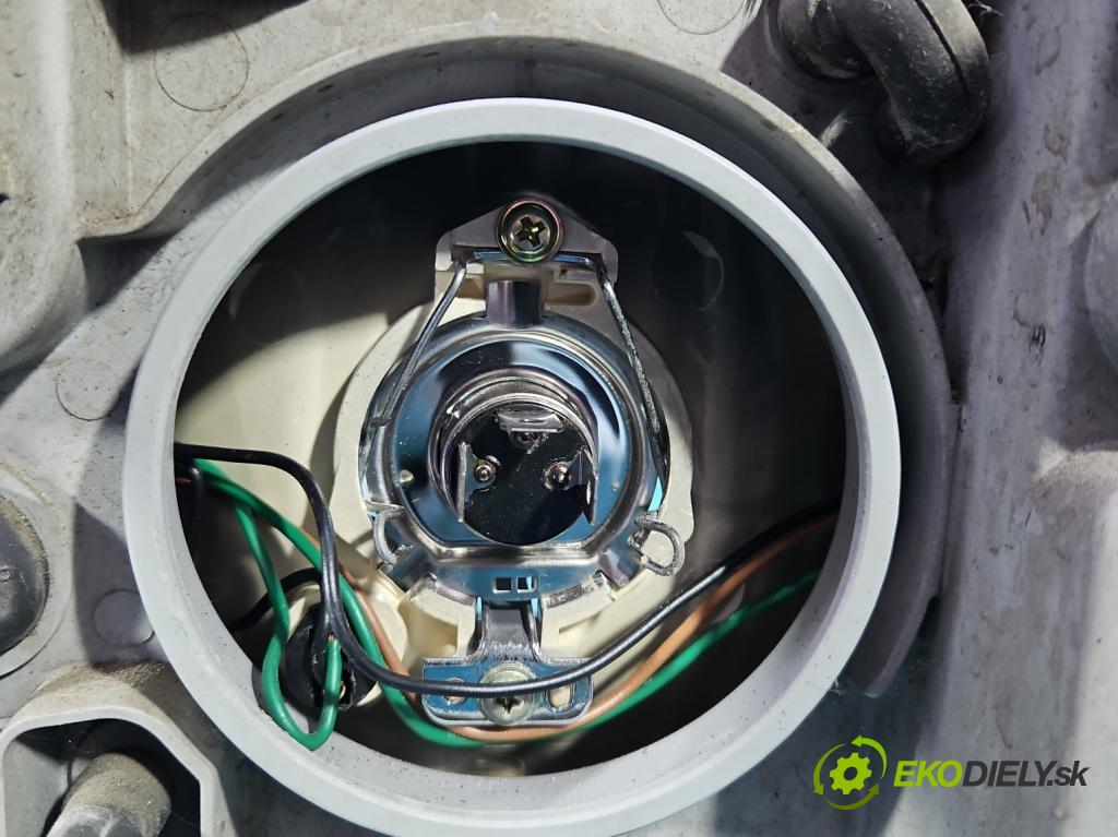 Chevrolet Aveo T250 2006-2011 1,2.0 8V 72 HP manual 53 kW 1150 cm3 4- Reflektor: pravý  (Svetlo predné pravé)