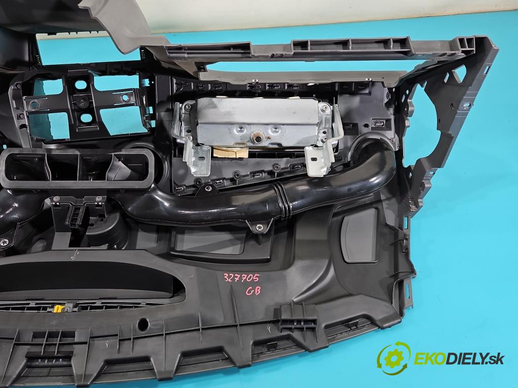 Seat Ibiza IV 6J 2008-2017 1.6 16V 105 HP automatic 77 kW 1598 cm3 5- kokpit,pristrojová doska rozdeľovacia