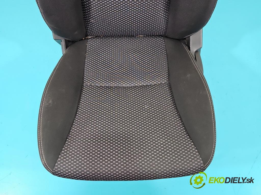 Suzuki Vitara II 2015- 1.6 16V 120 HP automatic 88 kW 1586 cm3 5- Sedačka ľavý  (Sedačka, sedadlo)