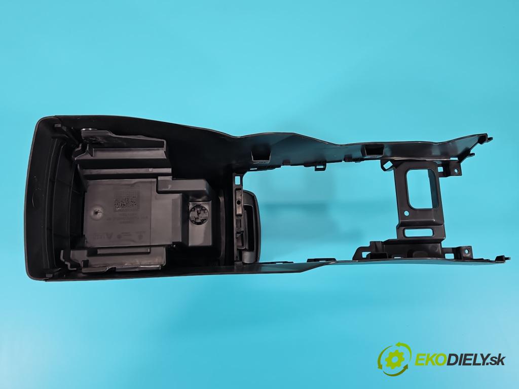 Suzuki Vitara II 2015- 1.6 16V 120 HP automatic 88 kW 1586 cm3 5- operadlo 2380568 (Lakťové opierky)