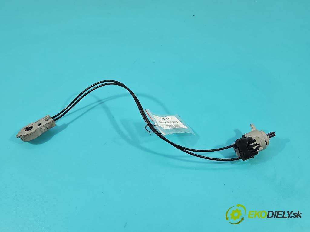 Ford Focus Mk1 1998-2004 1.8 tddi 90 HP manual 66 kW 1753 cm3 5- panel kúrenia 2M51-11503-AA