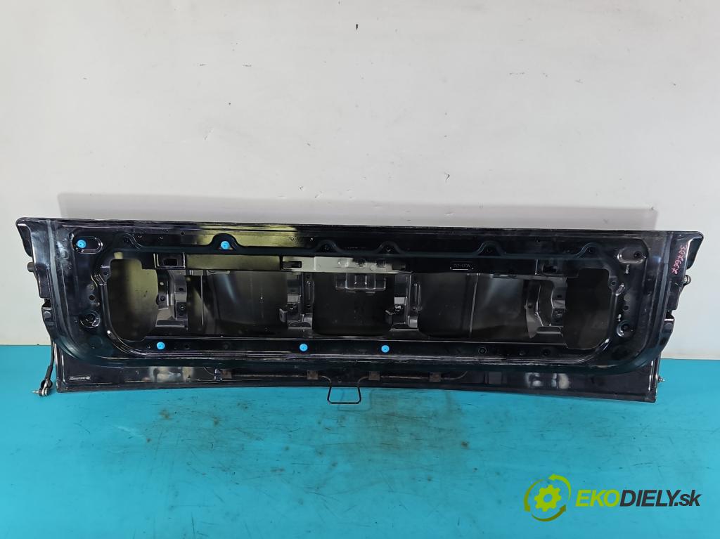 Toyota Land Cruiser J200 2007- 4.5 V8 D4D 286 hp automatic 210 kW 4461 cm3 5- zadní kufrové dveře  (Zadní kapoty)