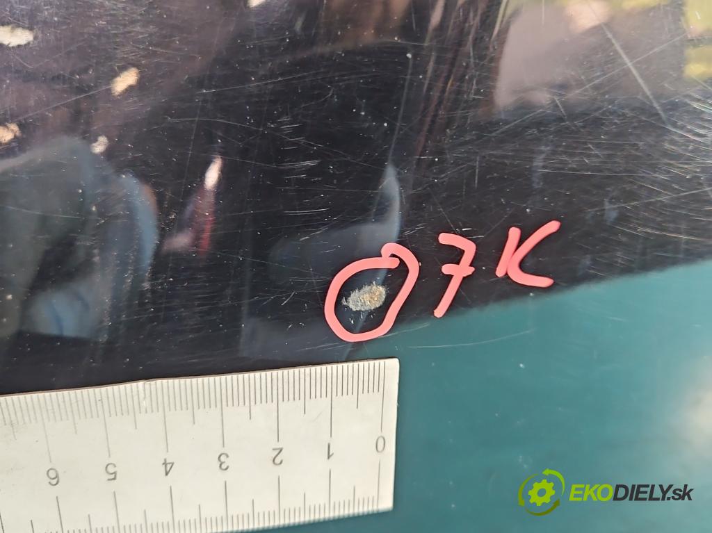 Toyota Land Cruiser J200 2007- 4.5 V8 D4D 286 hp automatic 210 kW 4461 cm3 5- zadní kufrové dveře  (Zadní kapoty)